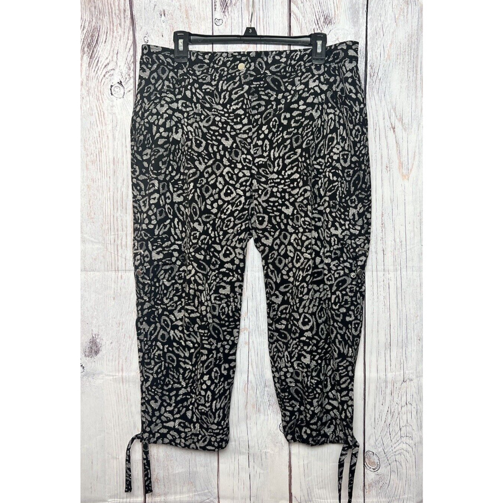 Chico's Zenergy Black & White Crop Pants Lightweight Summer Size 36'' Waist